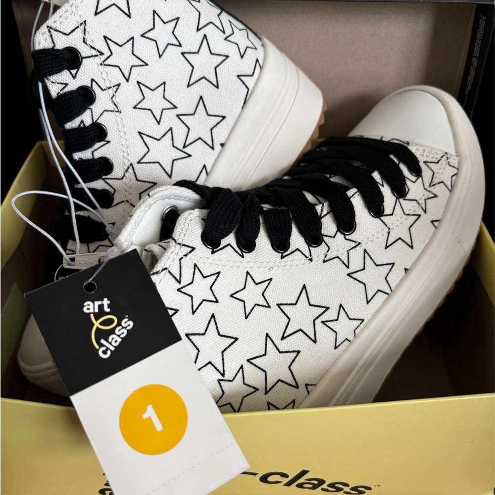 Art Class Kids Sneakers - White with Black Stars
